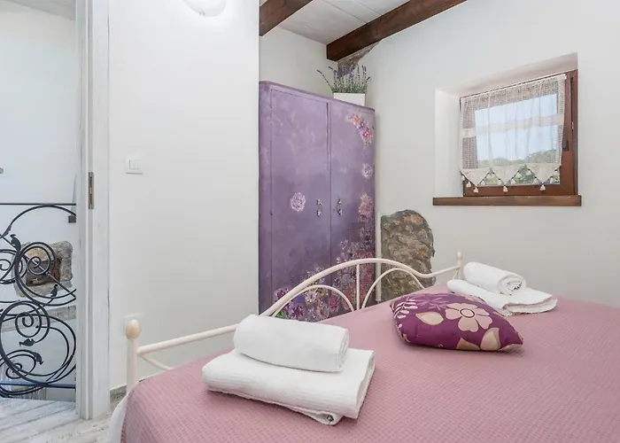 2 Bedroom Cozy In 马林斯卡