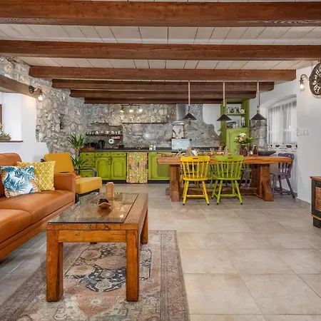 2 Bedroom Cozy In *