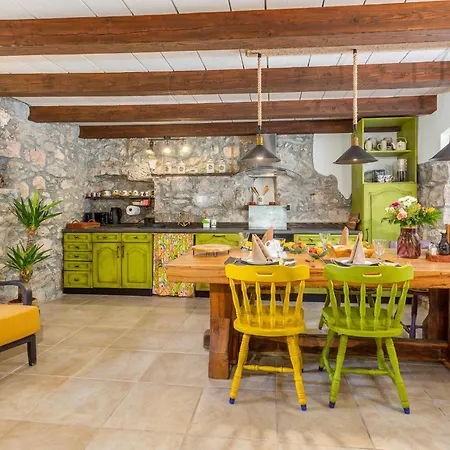 2 Bedroom Cozy In Holiday home *