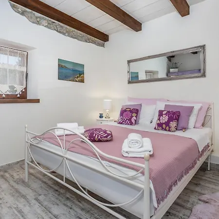 Luxurious In With Wifi * Malinska